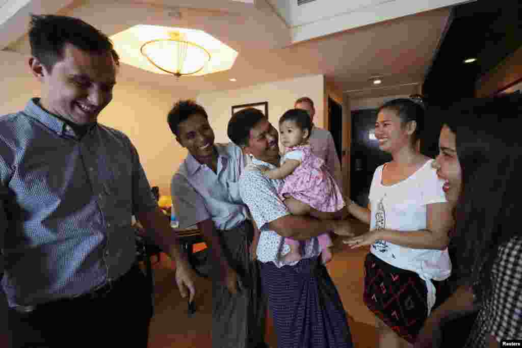 Wa Lone na Kyaw Soe Oo kumwe n'abaryango bigina irekurwa ryabo 