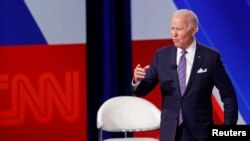 El presidente Joe Biden participa en una asamblea comunitaria de la cadena CNN el 21 de octubre de 2021 en Baltimore.