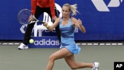 Klara Zakopalova, petenis Ceko, melaju ke babak semifinal turnamen Shenzhen Terbuka setelah mengalahkan unggulan kedua Bartoli (foto: Dok).