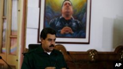 El presidente Maduro dijo en días pasados que no se deslindará de la figura de Chávez.