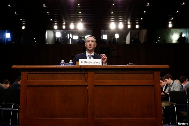 Facebook şirkətinin banisi və rəhbəri Mark Zuckerberg Senat dinləməsində ifadə verir. Vaşington, ABŞ. 10 aprel, 2018.