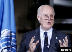 U.N. mediator Staffan de Mistura attends a news conference after a meeting with the High Negotiations Committee (HNC) during Syria Peace talks at the United Nations in Geneva, Switzerland, April 13, 2016.