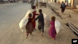 Para pekerja anak di Kandahar, Afghanistan (foto: ilustrasi). 