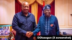 Zababben shugaban Ghana, John Dramani (hagu) da shugaban Najeriya, Bola Tinubu 