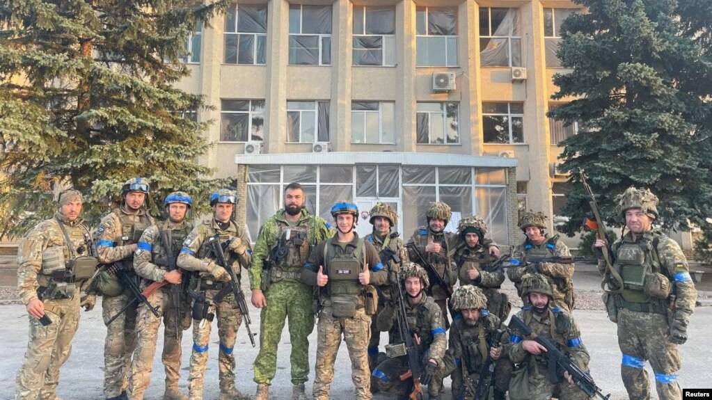 Українські військовики у Лимані, Донеччина, 1 жовтня 2022 Oleksiy Biloshytskyi/via REUTERS