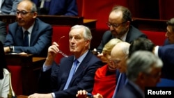 Wabunge wa Ufaransa wakipiga kura ya kuindoa serikali ya waziri mkuu Michel Barnier, Disemba 4, 2024. Picha ya Reuters