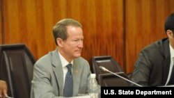 Subsecretario de Estado Adjunto para Asuntos Internacionales de Drogas y Cumplimiento de la Ley, William Brownfield.