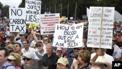 Австралия, акция протеста против налога на выбросы парниковых газов. Архивное фото.