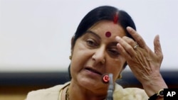 Ngoại trưởng Ấn Ðộ Sushma Swaraj trong cuộc họp báo ở New Delhi, ngày 19/6/2016.