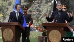 افغان صدر حامد کرزئی اور نیٹو کے سیکرٹری جنرل راسموس کی کابل میں مشترکہ پریس کانفرنس