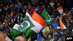 بھارت سے ٹیسٹ اور پاکستان سے ٹی ٹوئنٹی رینکنگ میں پہلی پوزیشن چھن گئی۔ (فائل فوٹو)