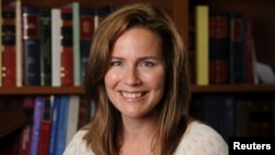 លោកស្រី Amy Coney Barrett នៃ​តុលាការ​ឧទ្ធរណ៍​សហព័ន្ធ​ទី៧ នៅ​ទីក្រុង Chicago រដ្ឋ Illinois