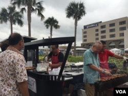 William Wongso mempersiapkan sate ayam di Festival Wonderful Indonesia, New Orleans.