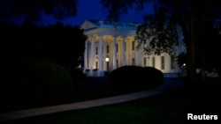 A general view of the White House in Washington September 10, 2014. President Barack Obama, who will set out a broad long-term strategy to defeat the Islamic State in a speech to Americans on Wednesday evening, is prepared to authorize air strikes against