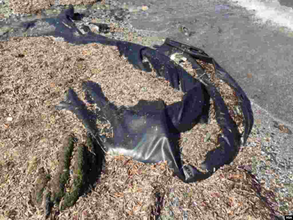 Remains of a raft on a beach on Lesbos. (Jeff Swicord/VOA News)