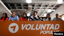 ARCHIVO - Freddy Superlano, líder del partido opositor "Voluntad Popular", durante una conferencia de prensa para anunciar que Juan Guaidó será el candidato del partido en las primarias presidenciales de octubre de 2023, en Caracas, Venezuela, el 7 de marzo de 2023.