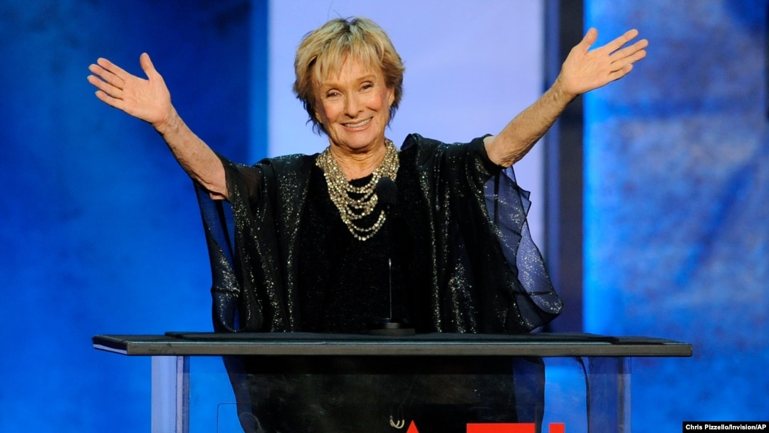 La actriz Cloris Leachman, que ganó varios premios Emmy, falleció el 27 de enero de 2021, a los 94 años.