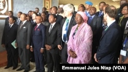 Les participants à la séance de sensibilisation sur l’utilisation des images satellitaires pour la prévention des risques de catastrophes, à Yaoundé, au Cameroun, le 23 juillet 2019. (VOA/Emmanuel Jules Ntap)