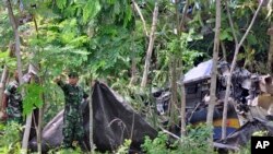 Pesawat militer Indonesia jatuh saat pertunjukan udara di Yogyakarta.