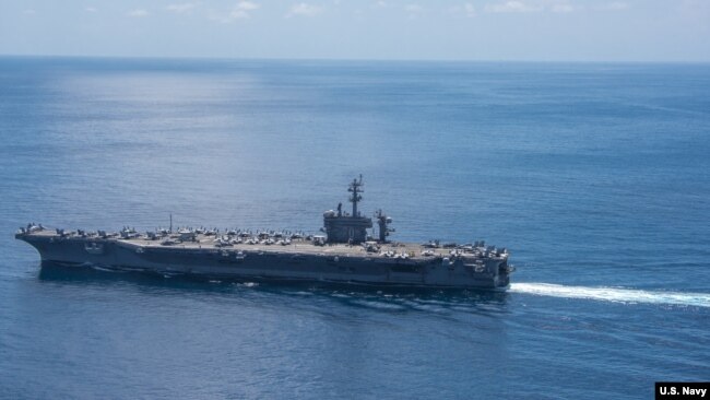 El portaaviones USS Carl Vinson (CVN 70) transita por el Océano Índico, el 15 de abril de 2017.