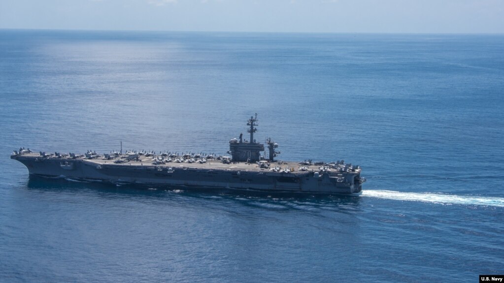 Tàu sân bay USS Carl Vinson.