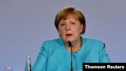 앙겔라 메르켈 독일 총리가 3일 베를린에서 기자회견을 했다.