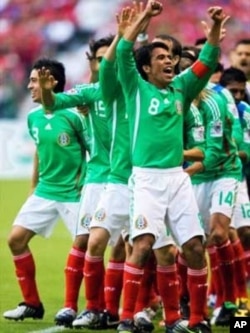 Mexico's football team celebrates qualification for the World Cup in South Africa