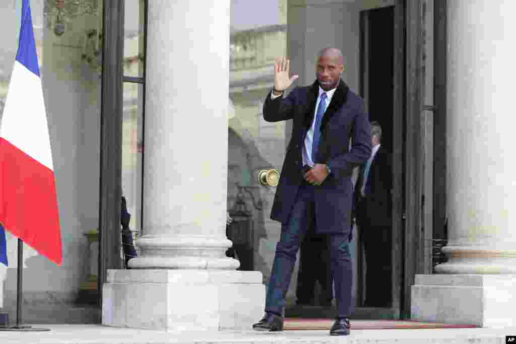 L&#39;ancien footballeur Didier Drogba arrive à l&#39;Elysée à Paris, le&nbsp; 21 février 2018.