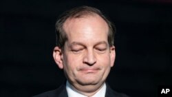 Alexander Acosta 