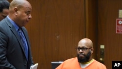 Marion "Suge" Knight (à droite) au tribunal avec son avocat , Los Angeles, Calif., le 9 mars 2015. (AP Photo/Kevork Djansezian, Pool, File)