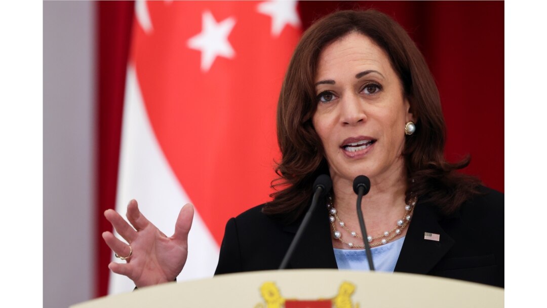 Wapres AS Kamala Harris di Singapura, 23 Agustus 2021. (REUTERS/Evelyn Hockstein/Pool)