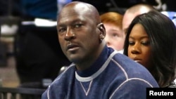 El retirado basquetbolista, Michael Jordan, se casó este fin de semana con la modelo cubana Yvette Prieto.