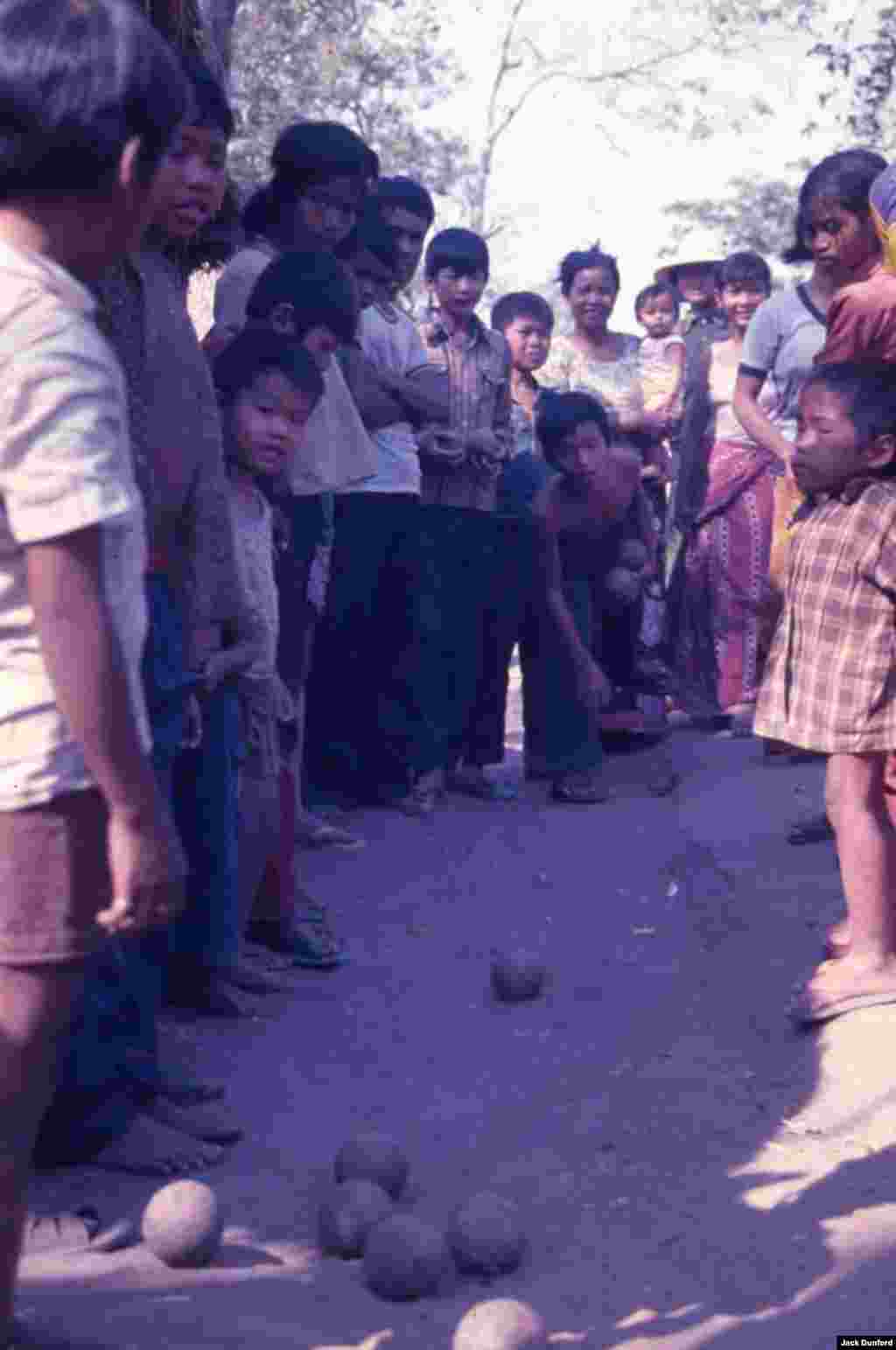 Children at Nong Samet, January 1982. (Jack Dunford)