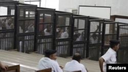 ارشیف: د مصر د اخوان المسلمین ډلې د پلویانو محاکمه