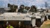 Pasukan Israel mengendarai kendaraan lapis baja ketika melakukan serangan dan operasi militer terhadap kubu militan yang diduga bersembunyi di kamp pengungsi di kota Jenin, wilayah Tepi Barat yang diduduki Israel pada 4 Juli 2023 lalu (foto: dok). 