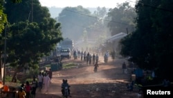 L'une des principales rues de Bambari, en République centrafricaine, le 25 mai 2014.