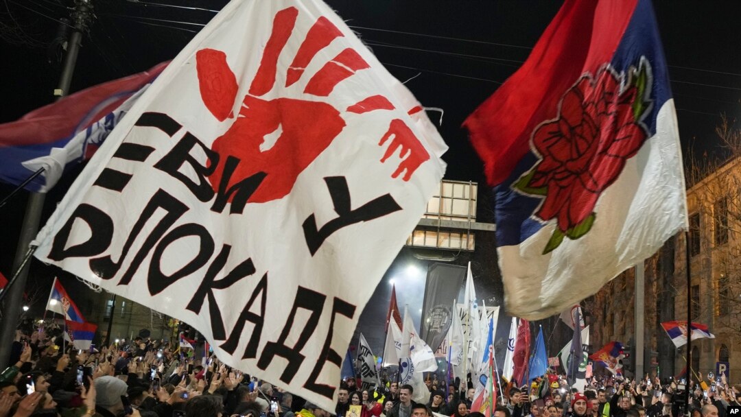 Doček studenata u Nišu (AP Photo/Darko Vojinovic)