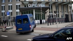 Inspektori Ujedinjneih nacija stižu u sedište Organizacije za zabranu hemijskog oružja u Hagu