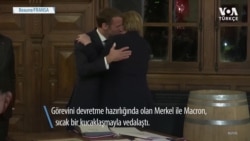 Merkel ile Macron’un Veda Kucaklaşması