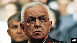 ئیشک کوشانه‌ر گه‌وره‌ فه‌رمانده‌ی گشـتی هێزه‌کانی له‌شـکری تورکیا ئه‌وه‌ی ده‌ستی له‌کارکێشـاوه‌ته‌وه‌