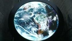 大千视界：纽约市大屏幕直播来自太空的地球图像