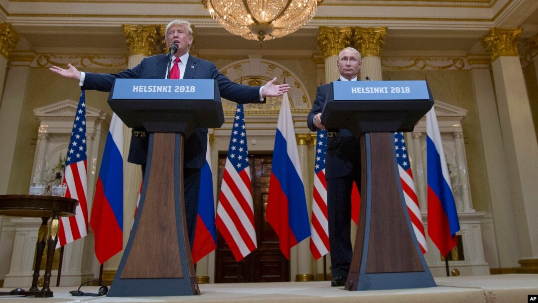 Predsednik Tramp na zajedničkoj konferenciji za novinare Vladimirom Putinom na zajedničkoj konferenciji za novinare u predsedničkoj palati u Helsinkiju (Foto: AP/Pablo Martinez Monsivais)