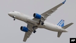 The Bombardier CS 300 performs its demonstration flight during the Paris Air Show, at Le Bourget airport, north of Paris, June 15, 2015.