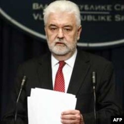 Premijer Mirko Cvetković objavljuje odluku o Dinkićevoj smeni