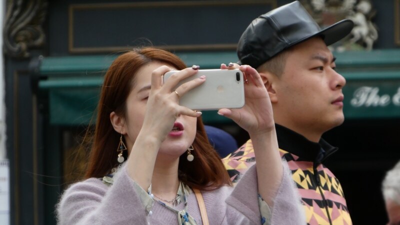 Fewer Chinese Traveling to United States