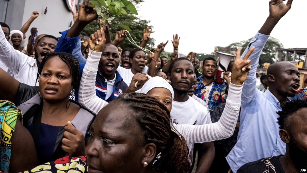 Des catholiques protestent dans les rues de Kinshasa, le 31 décembre 2017.