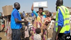 El Programa Mundial de Alimentos reparte comida a los desplazados de Sudán del Sur.