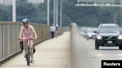 La promoción del uso de bicicletas para conocer la ciudad de Washington, es una alernativa de bajo costo y para toda la familia.