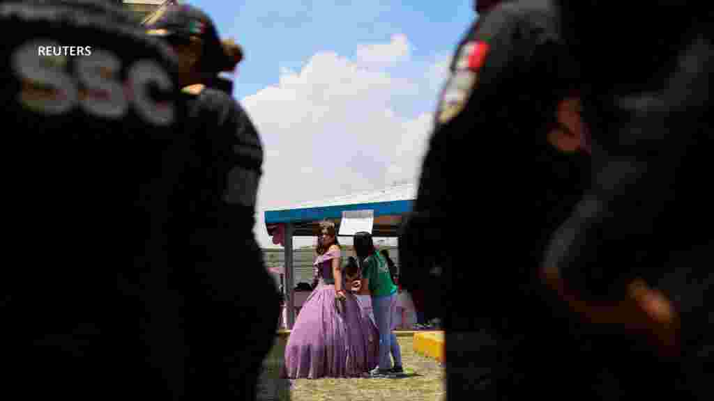 Pese a lo habitual de estas celebraciones, en esta ocasión las festejadas lo hicieron rodeadas de un fuerte dispositivo de vigilancia.&nbsp;