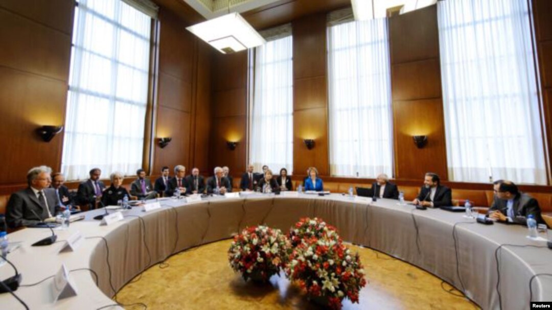 Delegaciones de Irán y de Occidente al inicio de dos días de conversaciones a puerta cerrada el 15 de octubre en Ginebra.